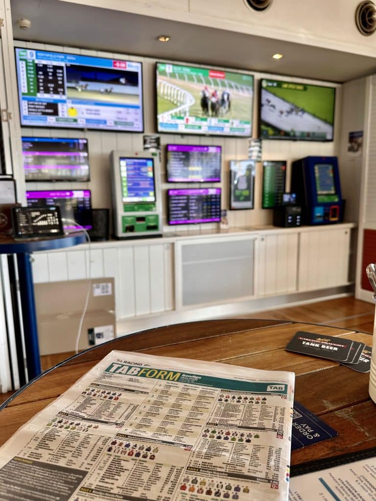 Sports Bar in Darling Harbour with TAB on site